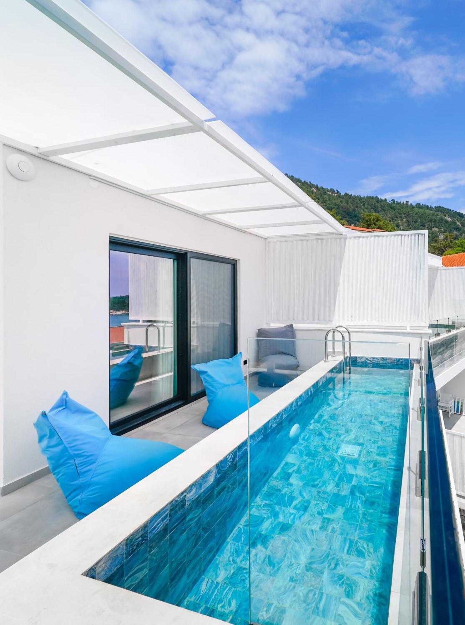 Mythodea Prive Luxury Suites Chrisi Ammoudia Eksteriør billede