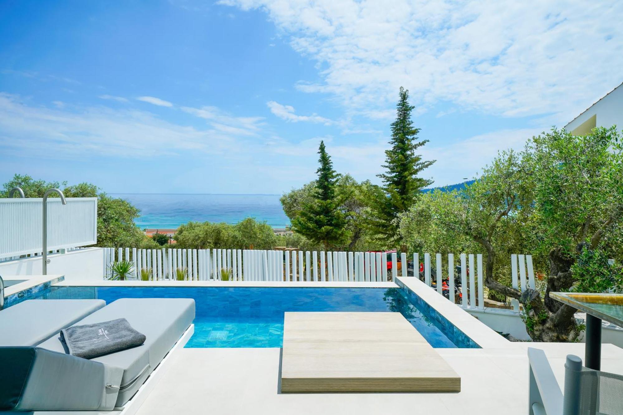 Mythodea Prive Luxury Suites Chrisi Ammoudia Eksteriør billede
