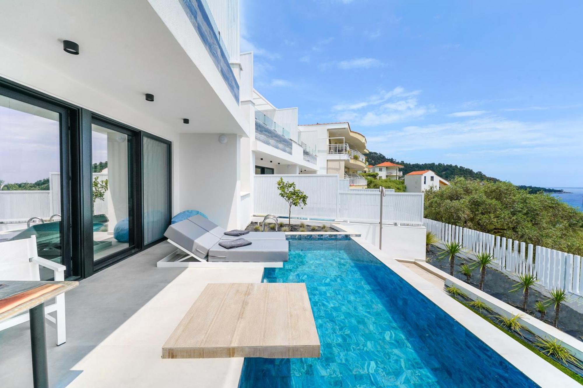 Mythodea Prive Luxury Suites Chrisi Ammoudia Eksteriør billede